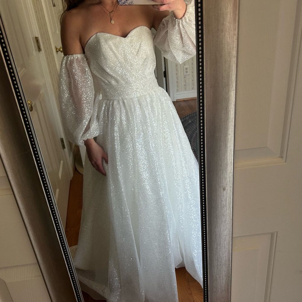 Sparkle Bridal Gown with Detachable Sleeves – A Wedding Dress - Picture 2 of 7